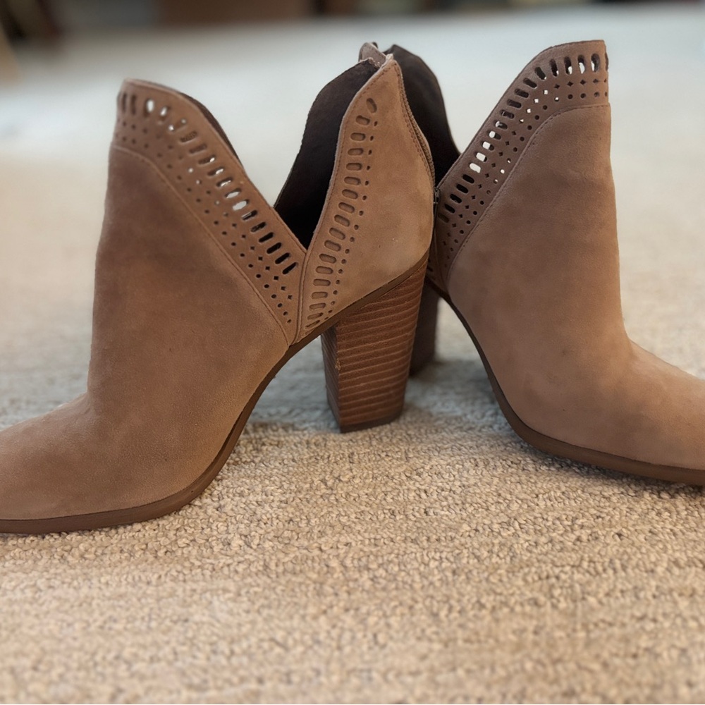 Vince Camuto Tan Heeled Boots